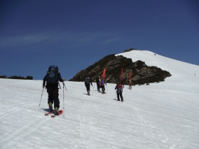 H27 至仏山残雪調査３／至仏山を目指す