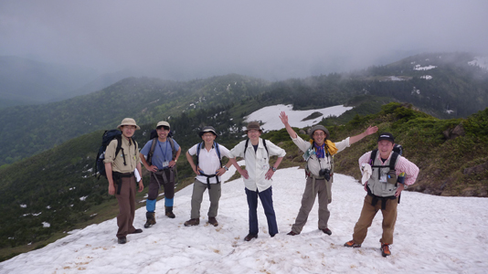 至仏山登山道立入防止柵設置作業を実施しました 尾瀬保護財団 至仏山登山道立入防止柵設置作業を実施しました 尾瀬保護財団