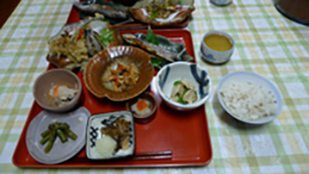 森さんが「大切にしている」小屋の夕食